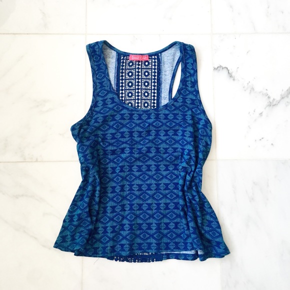 Boutique Tops - NWOT "Fine Lines" tribal print tank